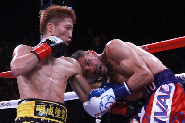 Boxing News Inoue vence a Nieves en impresionante rendimiento