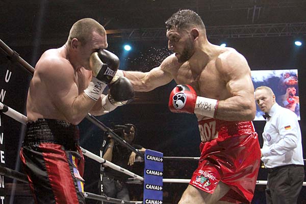 Boxing News: Goulamirian Stops Bejenaru, Retains WBA Cruiser Belt ...